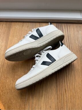 Veja Sneakers